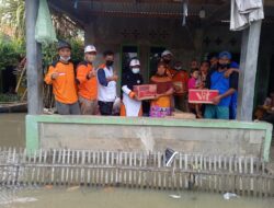 PKS Kabupaten Bekasi Salurkan Bantuan Ke Daerah Terisolir Banjir