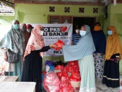 Kunjungi Labansari, Fatmah Hanum Berikan Bantuan untuk Penyintas Banjir