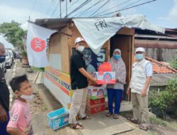 DPC PKS Cikarang Utara Bagikan Bantuan Ke Korban Banjir