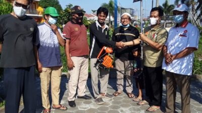 Serahkan Mesin Potong Rumput, Supriyanto : Ini Amanah Almarhum