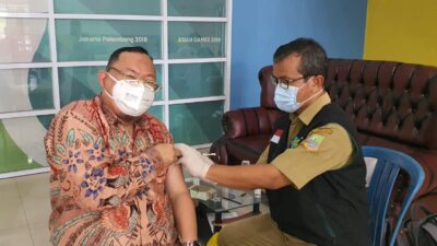 Jalani Vaksinasi, Imam Hambali Tegaskan PKS Dukung Program Vaksin Covid-19