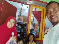 Hasil Panen Melimpah, DPRa PKS Burangkeng Bagikan Lele Ke Warga