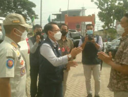 Bang Ipul Dampingi PJ Bupati Monitoring Vaksin di Cikarang Utara