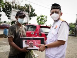 DPD PKS Kabupaten Bekasi Ikut Bagikan Paket 1,7 Juta Sembako ke Masyarakat
