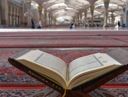 TADZKIRAH JUM’AT                                        YANG LALU BIAR BERLALU, AMBILLAH IBRAH