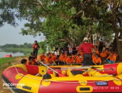 Siap Siaga Jelang Musim Penghujan, Relawan PKS Gelar Latihan Penyelamatan di Air