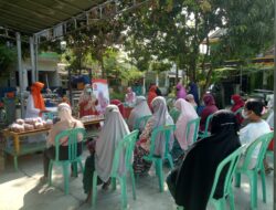 Tebus Telor Murah RKI Cikarang Pusat dan Sahabat Bu Fatmah untuk Warga Sekitar