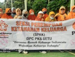 Buka Senam Dan Baksos Di Desa Cijengkol, Ketua SPKK Setu Ajak Perempuan Melek Politik