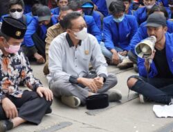 Temui Aksi Mahasiswa, Saeful Islam : Tolak 3 Periode!