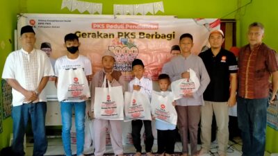 PKS Bagikan Perlengkapan Sekolah, Ketua RW11 Simpangan : Ini Sangat Membantu Warga Kami