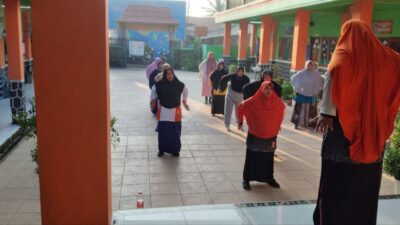 Emak-emak senam Go PKS Go, Ke kanan malah ke kiri, ke kiri malah ke kanan