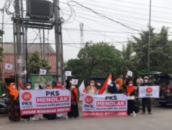 Turun ke Jalan, dr.Feranida Bersama Emak-emak PKS Cikarang Utara Flashmob Tolak Kenaikan BBM