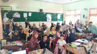 Peringati Hari Guru, RKI Pasirsari-Sukaresmi Bagikan Ratusan Bingkisan Untuk Guru