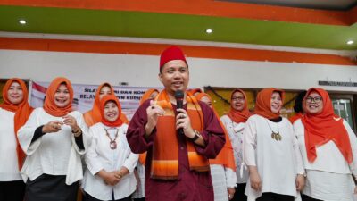 Keren! Relawan Emak-Emak RW 11 Jatimulya buat Lagu untuk Bang Erwyn