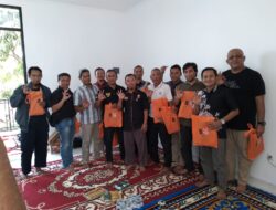 Jalin Silaturahim, H. Akhmad Jajuli Undang Ketua RW Se-Perum BTR Burangkeng Halal-Bihalal