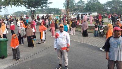 Senam Bersama Ratusan Warga, Ini Pesan H. Syahrizal S.Sos