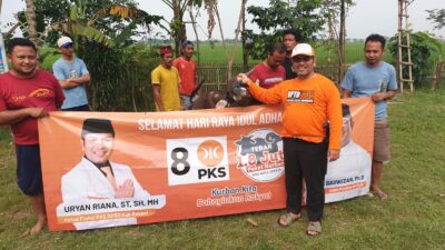 DPC PKS kedung waringin Tebar Hewan Qurban di Desa karang mekar