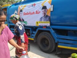Taufik Jayadi & Haji Jalal Salurkan Bantuan Air Bersih untuk Korban Kekeringan di Kabupaten Bekasi