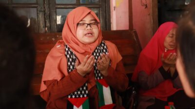 Neng Aufa, Ajak Emak-Emak Cikarang Timur Berdoa Untuk Palestina!
