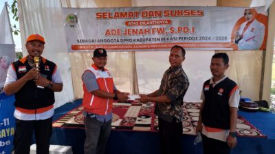 Tunaikan Janji, Ketua DPC PKS Sukakarya Berikan HP Kepada Korsak Berprestasi