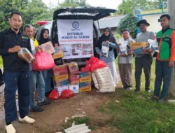 Ade Jenah Fajarwati Ikut Turun Bagikan Bantuan Tahap 2 dari Mitra RPB untuk Korban Terdampak Banjir ROB Muaragembong