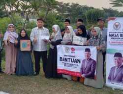 Ade Jenah Fajarwati Dampingi Haji Jalal Abdul Nasir Kundapil Di Karangbahagia