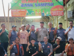 Haji Jalal Apresiasi & Beri Bantuan Bank Sampah RW 07 Cibarusah: Solusi Lingkungan Berbasis Swadaya Warga