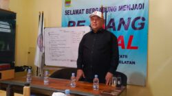 Dukung Aktivitas Warga, H. Jalal Abdul Nasir Bantu Fasilitas Olahraga di RW 08 Mekarsari