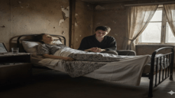 Di Balik Bahu dan Tangan yang Semakin Mengeriput