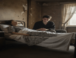 Di Balik Bahu dan Tangan yang Semakin Mengeriput