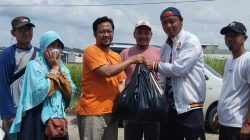 PKS Karang Bahagia Distribusikan Nasbung  untuk Pengungsi di Puri Nirwana