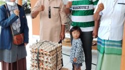 PKS Karang Bahagia Salurkan Sembako untuk Pengungsi di Karang Anyar