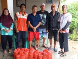 PKS Cikarang Timur Kembali Kirim Bantuan Makanan Siap Saji untuk Korban Banjir Karangsari
