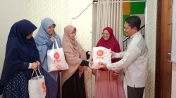 PKS Cikarang Selatan Bagikan Paket Apresiasi Ramadhan untuk Pembimbing dan Pembina UPA
