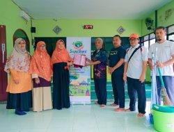 RKI Tambun Selatan Salurkan Bantuan Perlengkapan Masjid di Masjid Al Hikmah