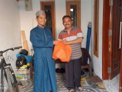 PKS Wanajaya Bagikan Bingkisan Lebaran untuk 24 Tokoh Masyarakat