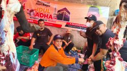 Ketua Fraksi PKS, Nuryasin Suparmin Turut Serta dalam Penyembelihan Hewan Qurban Bersama DPC PKS Tambun Selatan