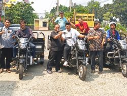 Pegiat Lingkungan Kabupaten Bekasi Terima Bantuan Baktor dari H. Jalal Abdul Nasir untuk Dukung Pengelolaan Sampah